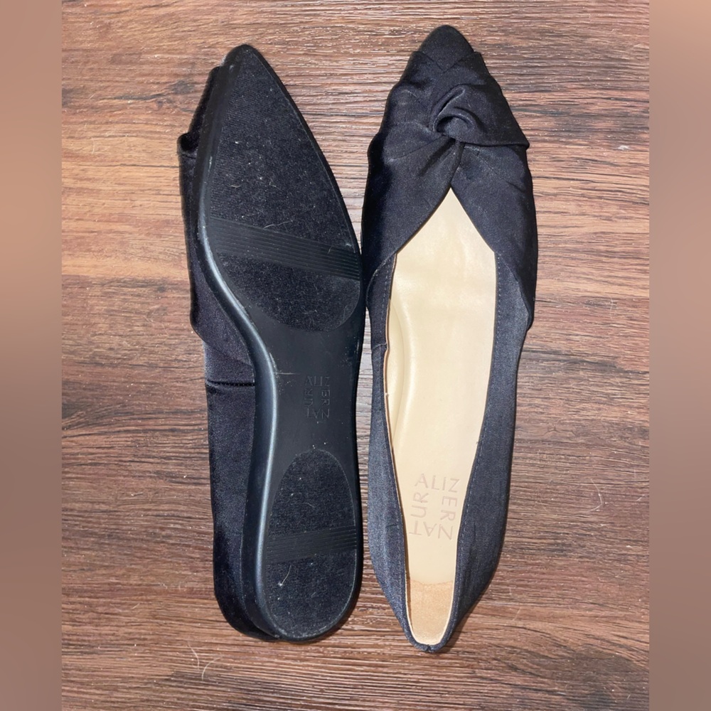 NWOT - size 11w Naturalizer Black Satin Knot Toe Flats